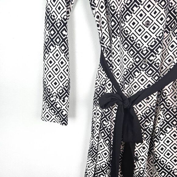 VINCE CAMUTO Women's Printed Crepe de Chine Shirtdress w/ Tie Belt Black White 4 - Picture 5 of 8